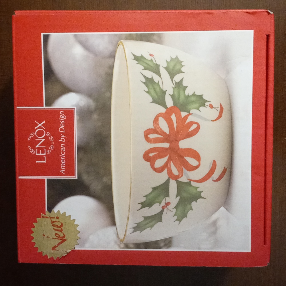 LENOX 16 OZ HOLIDAY BOWL NWT